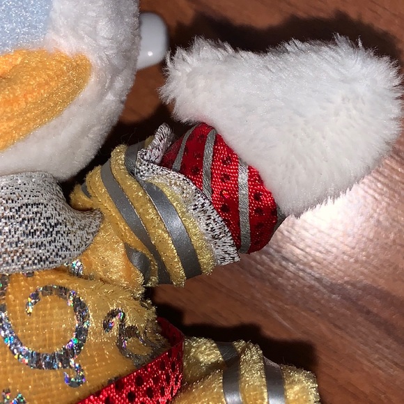 Tokyo Disney Japan Daisy Duck 30th Anniversary Plush - Picture 6 of 13